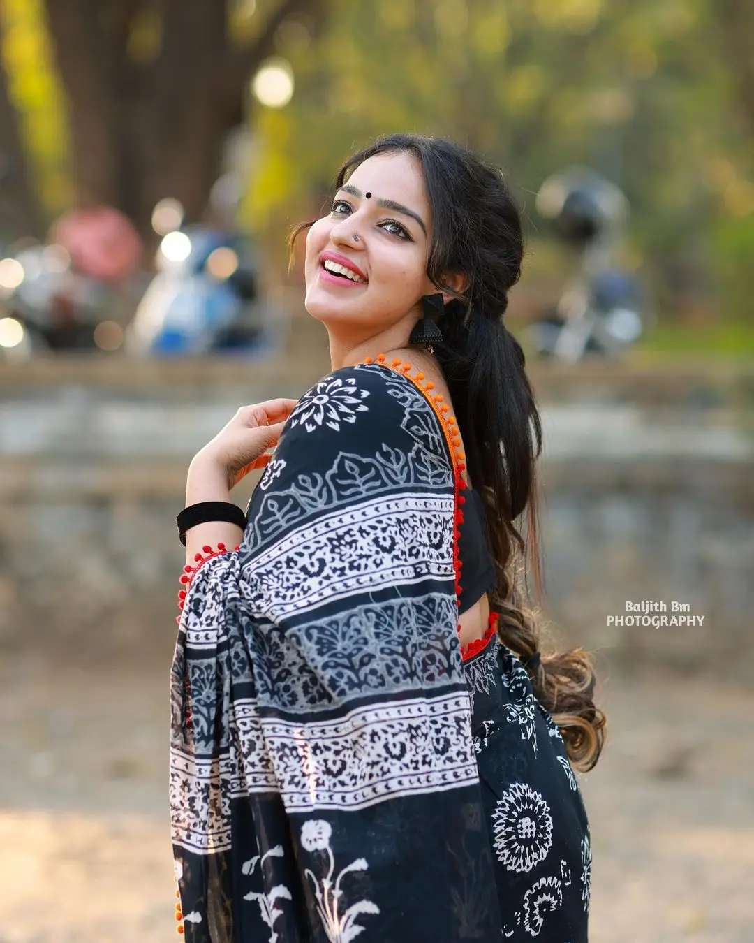 Malayalam Actress Malavika Menon Pics In Black Saree Blouse